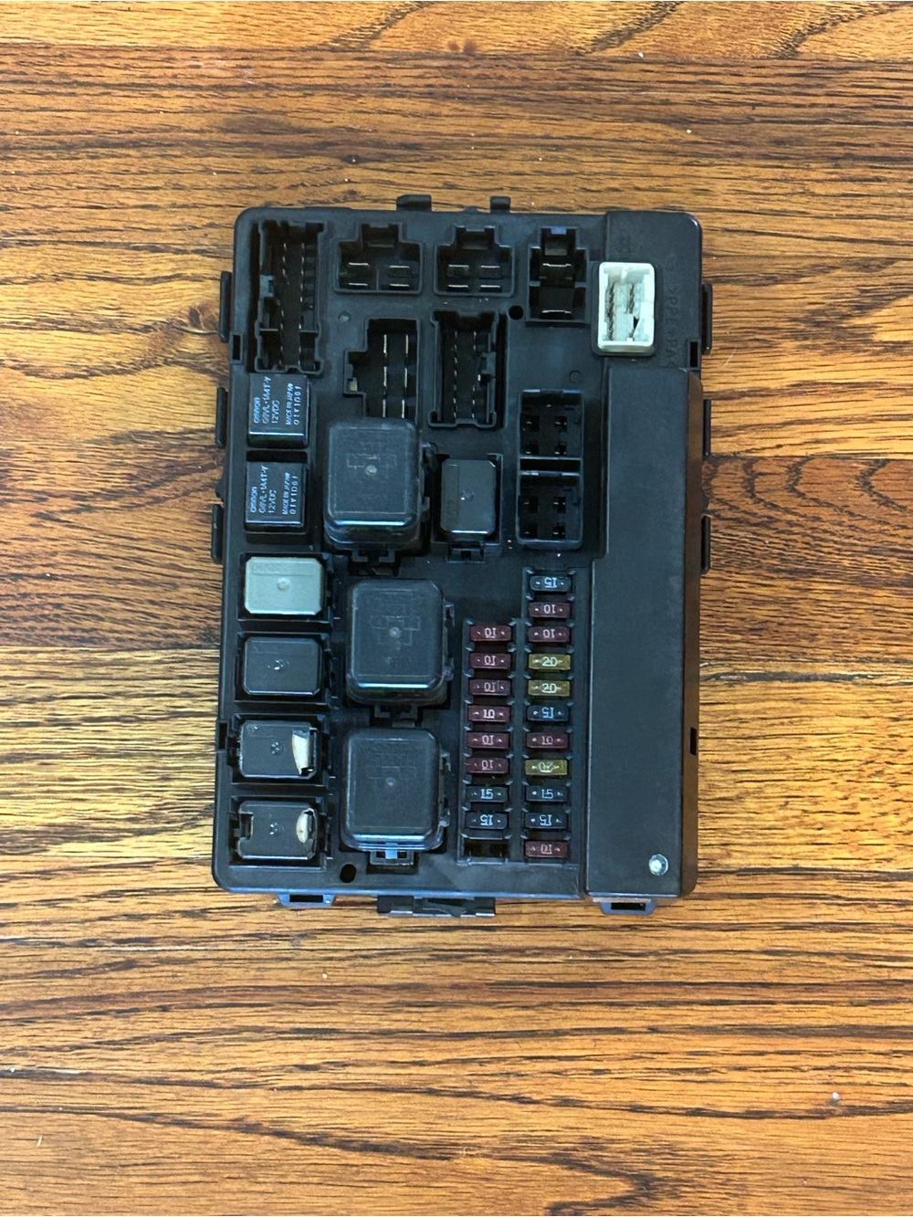 284B7AL500 Nissan Infiniti Intelligent Power Distribution Module (IPDM) / Engine